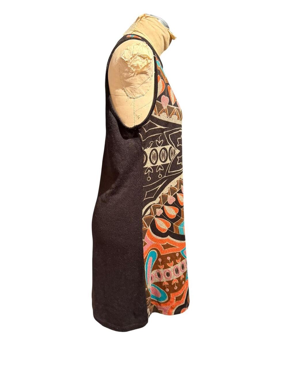 Angie Sleeveless Patterned Knit Dress with Keyhole Back Detail - Picture 2 of 4